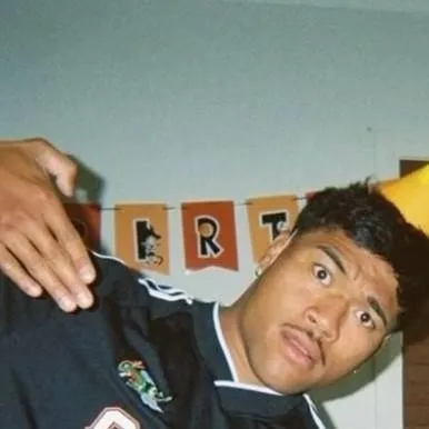 chat with ai character: Brian To'o #6