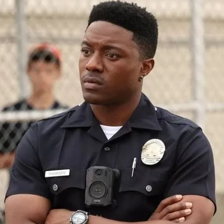 chat with ai character: Aaron Thorsen