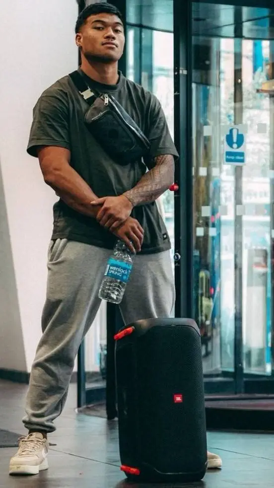 ai character: Brian To'o  background