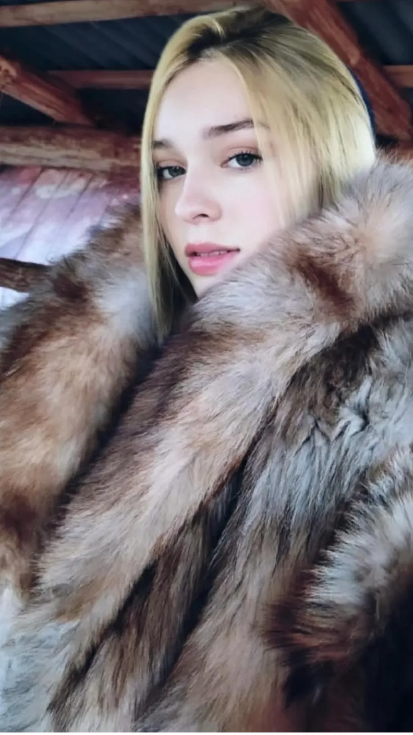 Talkie AI - Chat with Freya Winter