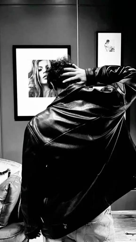 Talkie AI - Chat with Daniel Savoy.