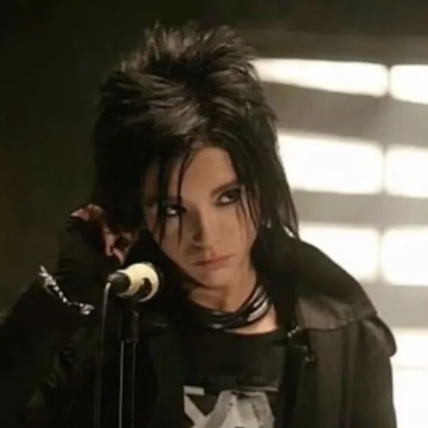 chat with ai character: Th concert 丰