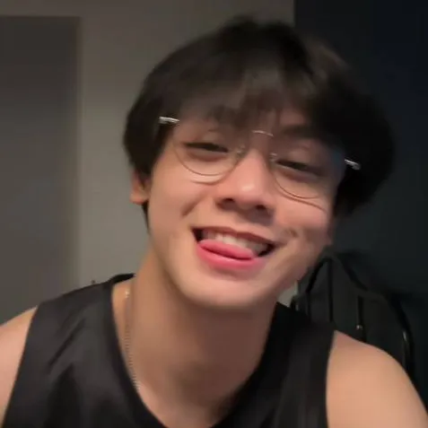 chat with ai character: Kian