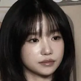 chat with ai character: kim jun-hee 