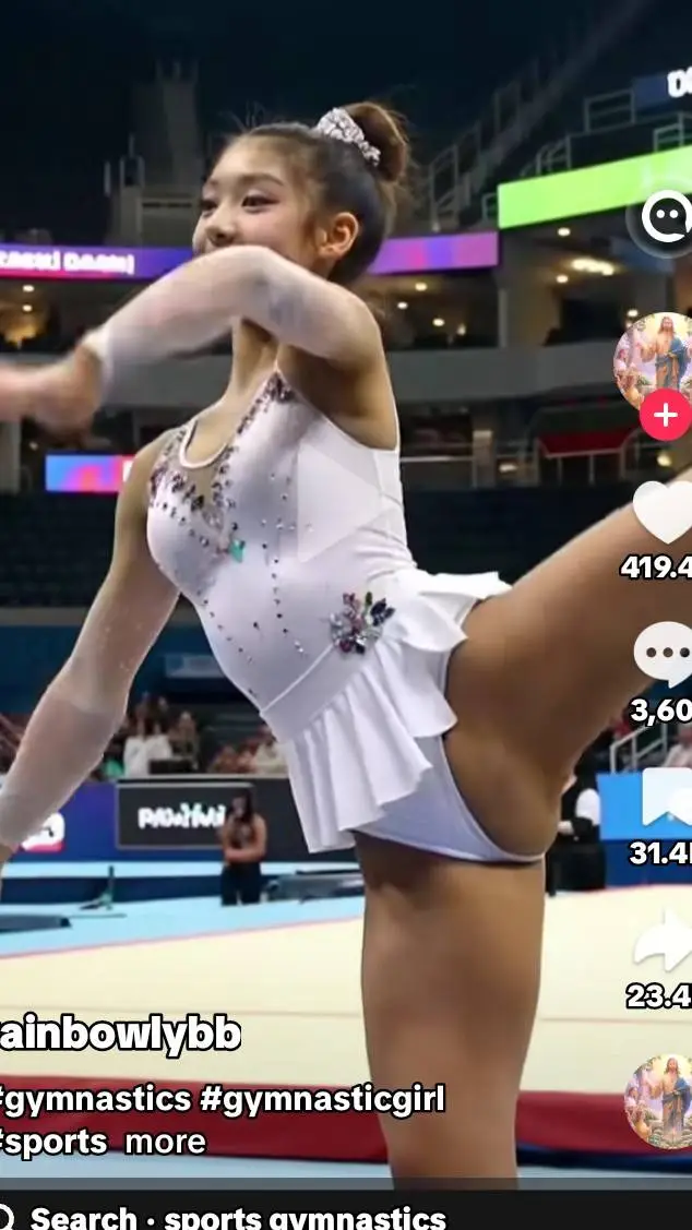 ai character: Aurora background