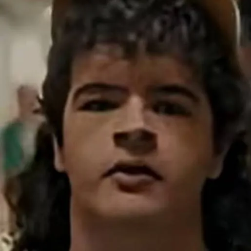 chat with ai character: Dustin hendrsin