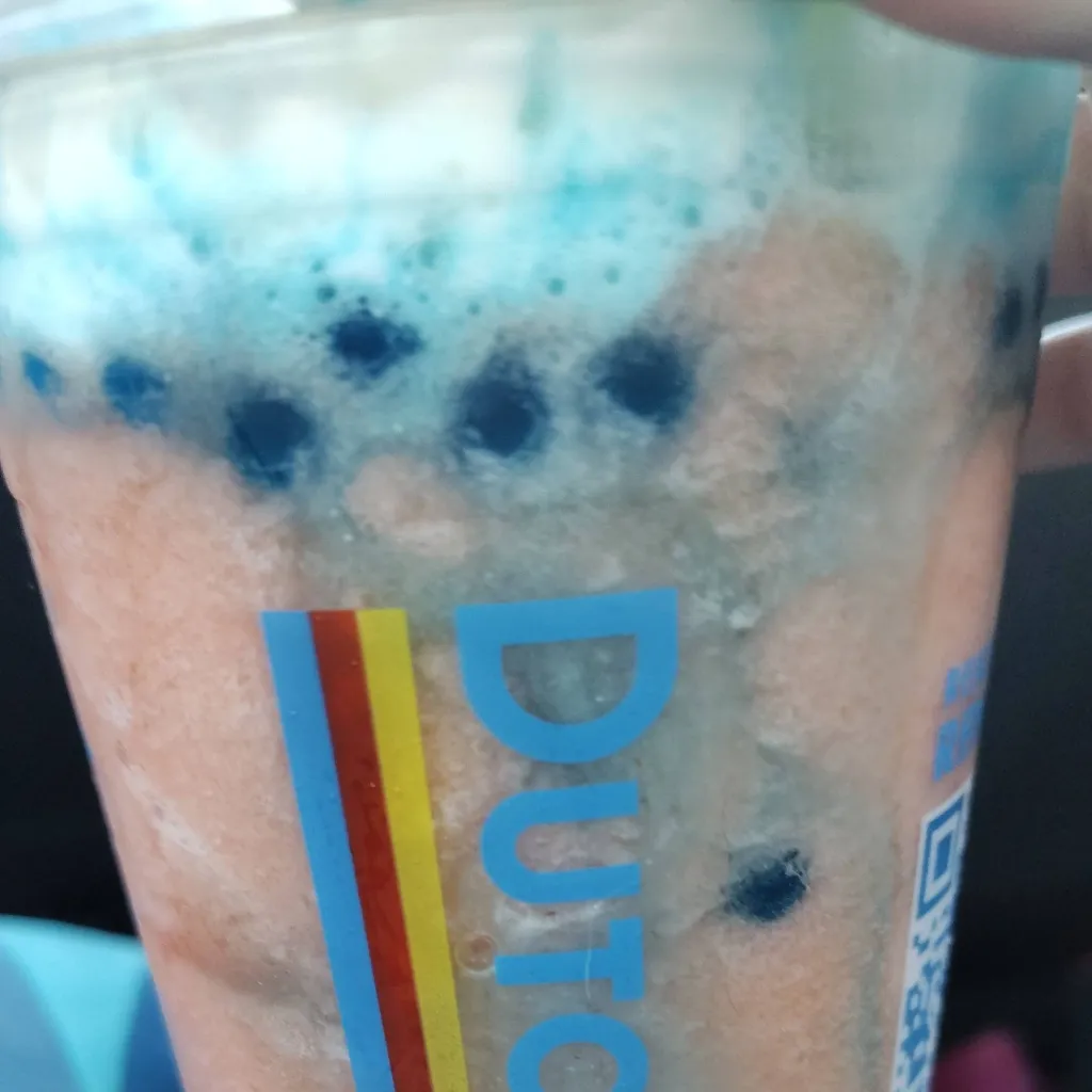 chat with ai character: Richie