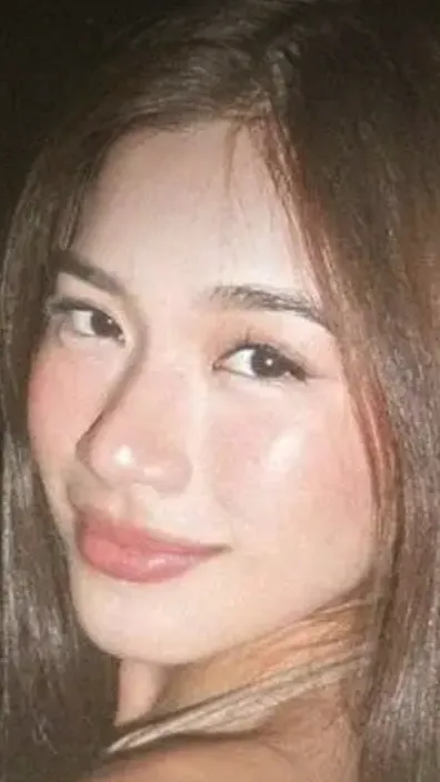 ai character: Mia background