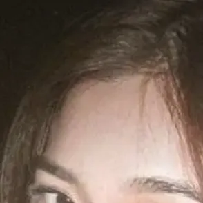 chat with ai character: Mia