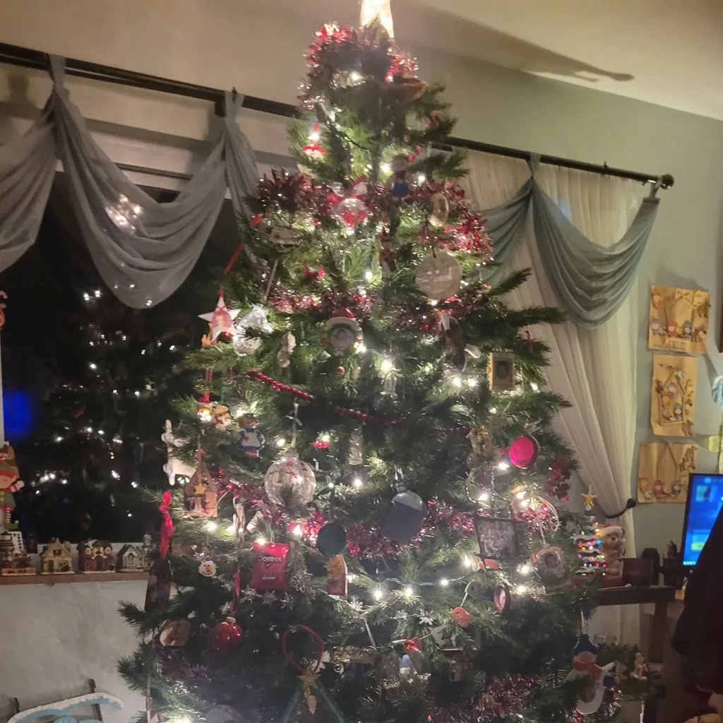 chat with ai character: KPHD