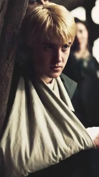 ai character: Draco Malfoy background