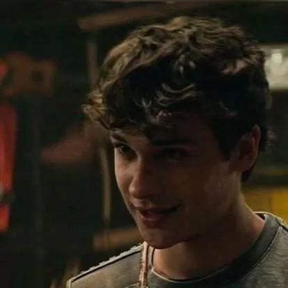 chat with ai character: Mattheo Riddle