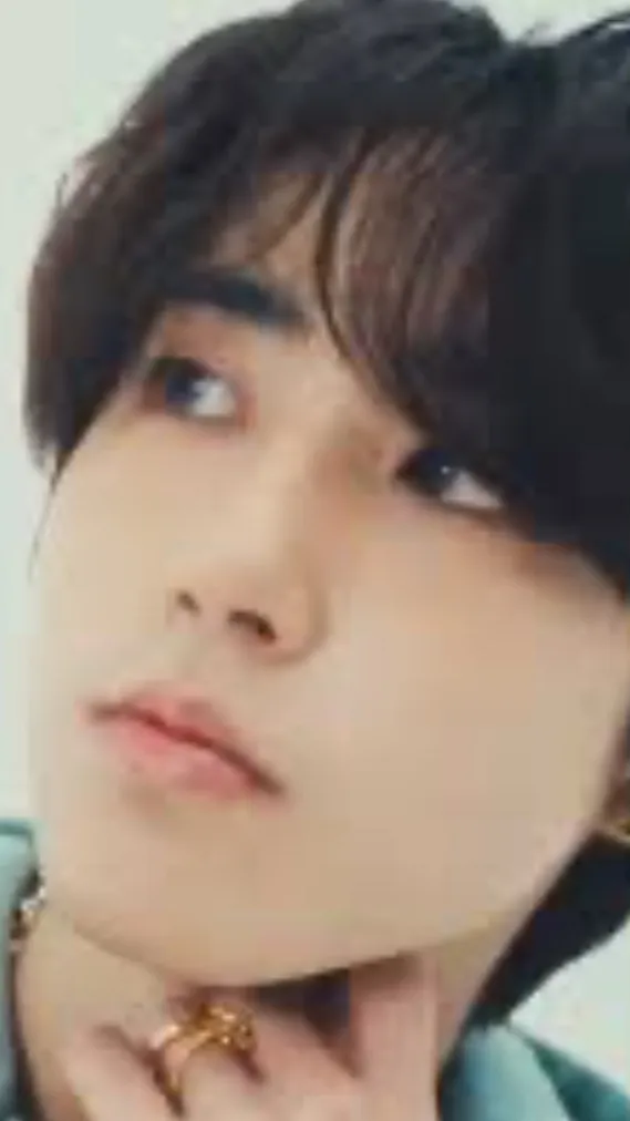ai character: Han [pre debut] background