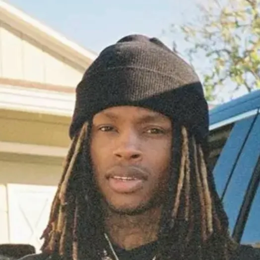 chat with ai character: Von