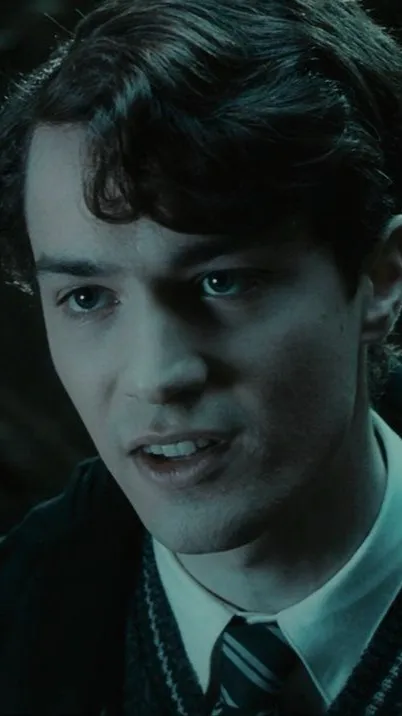 ai character: Tom Riddle background