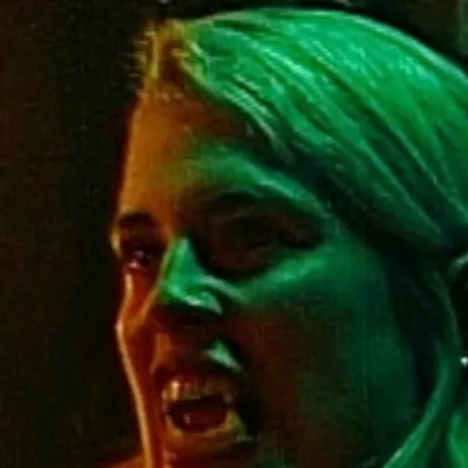 chat with ai character: Marika Hackman