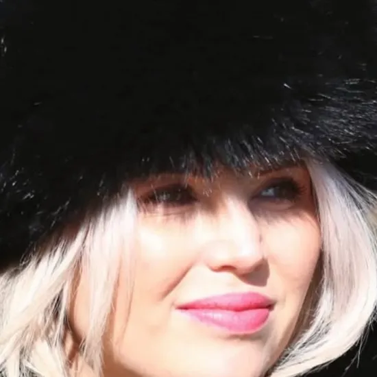 chat with ai character: Beatrice