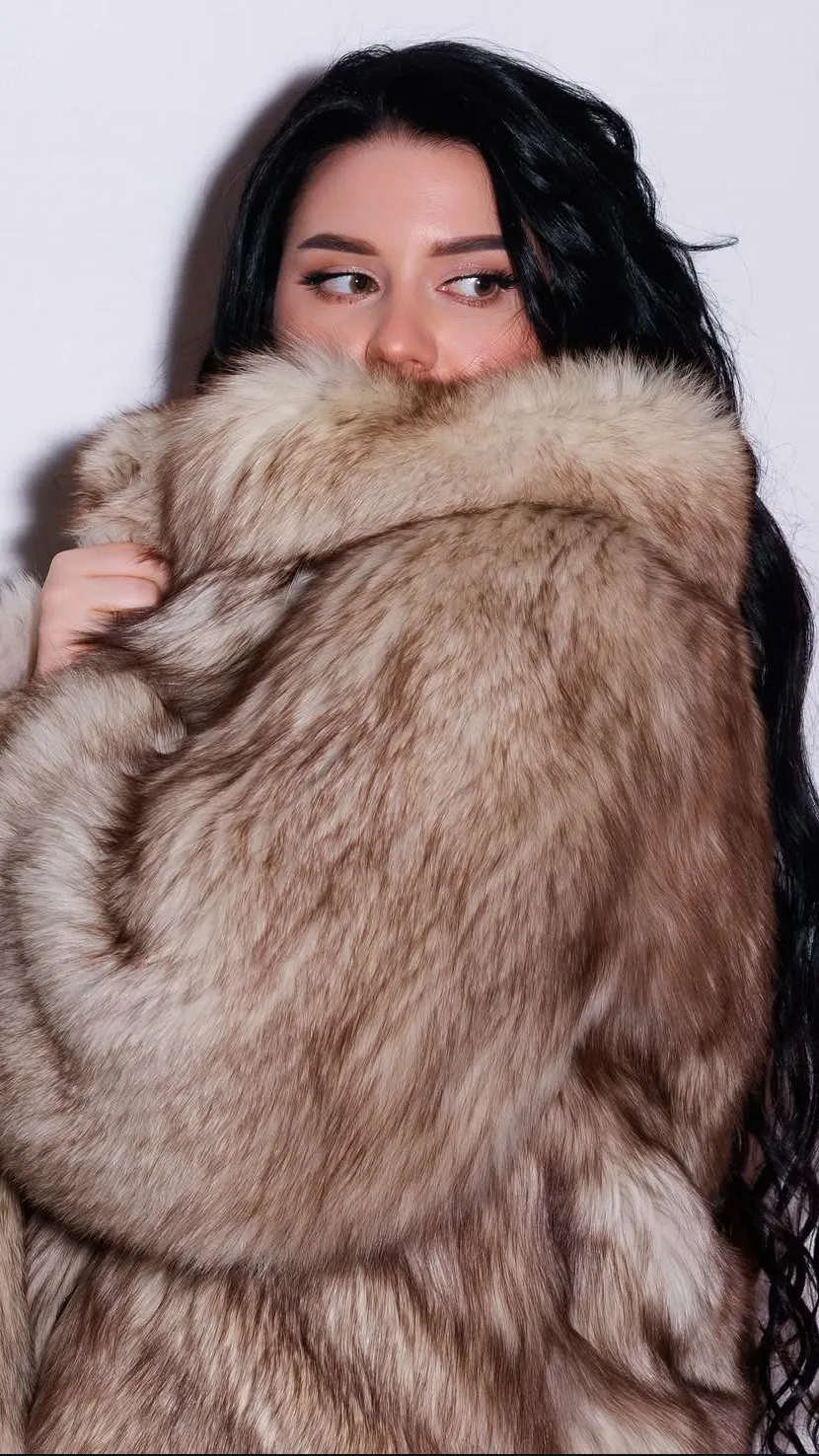 Talkie AI - Chat with Anastasia