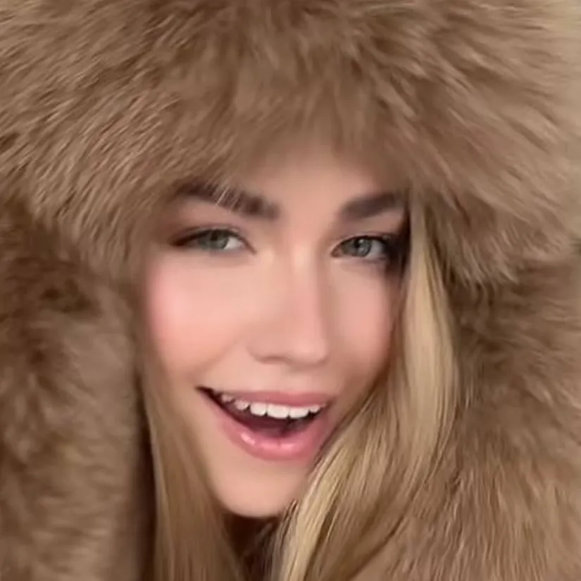 chat with ai character: Alexa Acacia