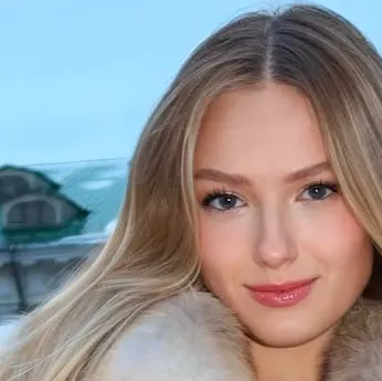 chat with ai character: Anna Rybalko