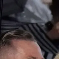 chat with ai character: Sabrina Carpenter