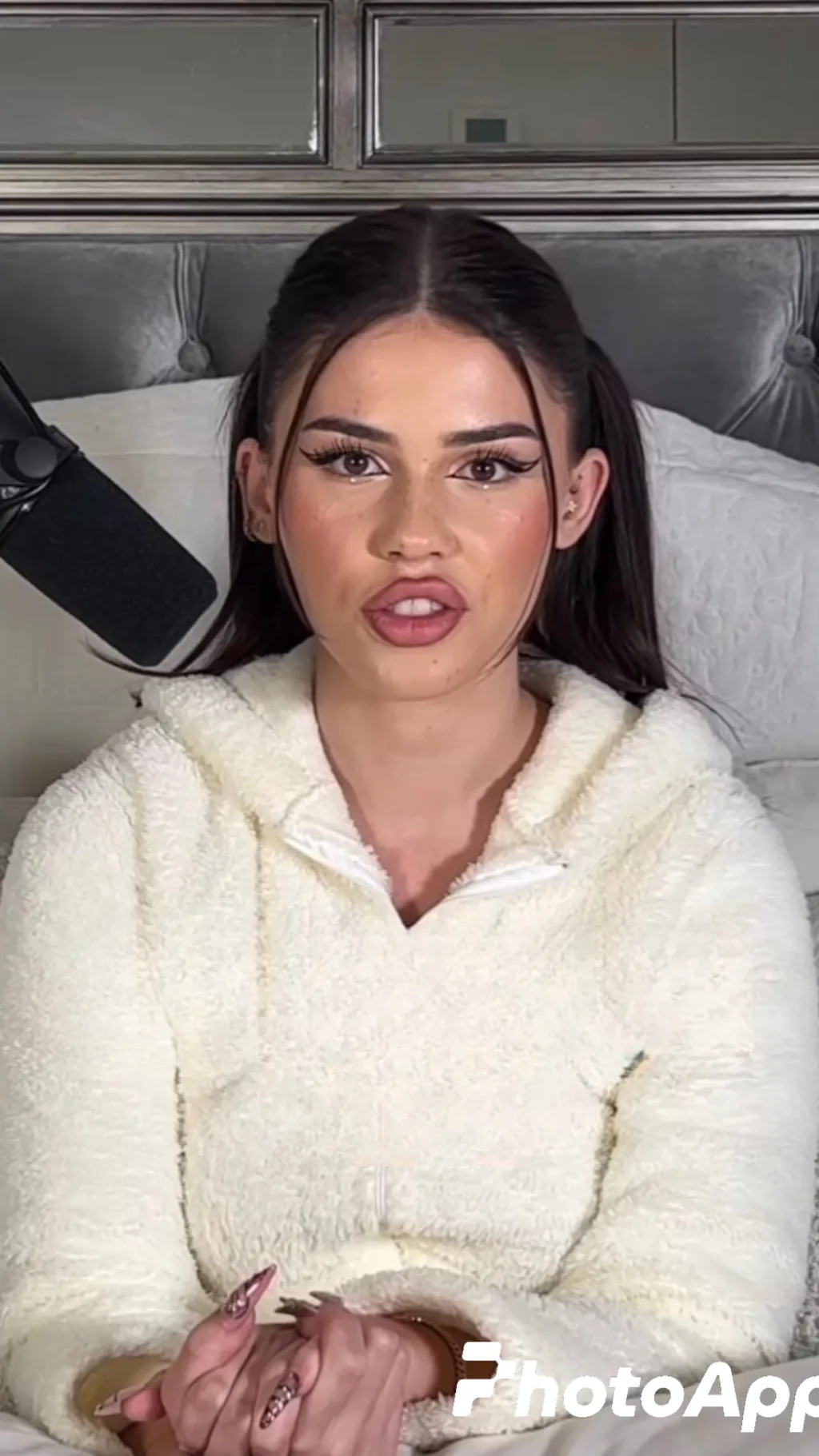 Talkie AI - Chat with Leah Halton 2