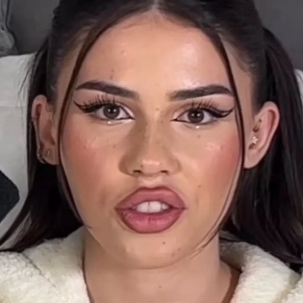 chat with ai character: Leah Halton 2