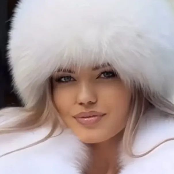 chat with ai character: Bailey Snowball