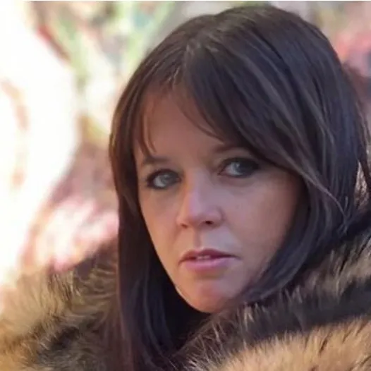 chat with ai character: Colette Raccoon