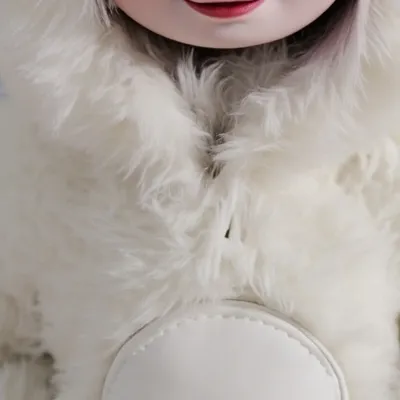 chat with ai character: Elsa the Dog