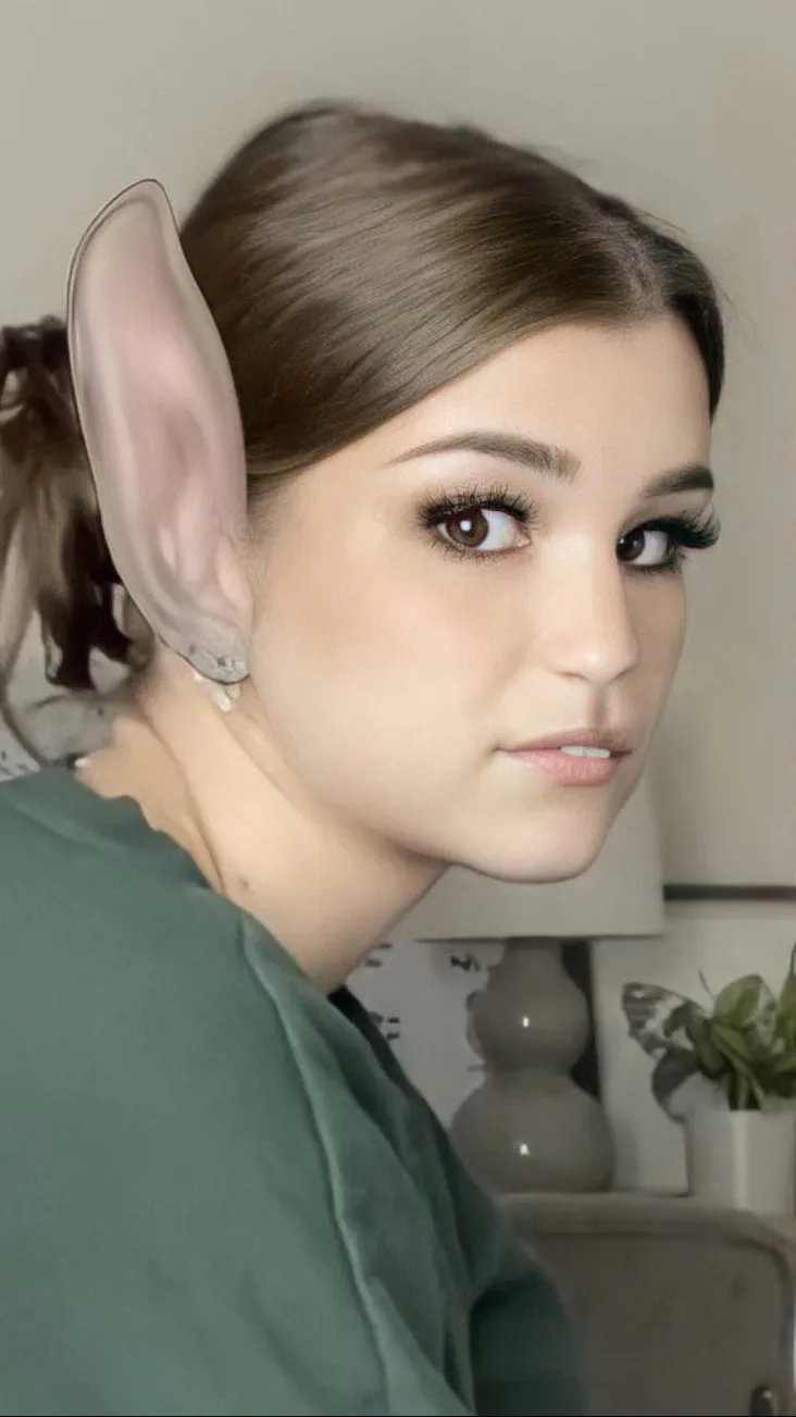 Talkie AI - Chat with Brooke Monk