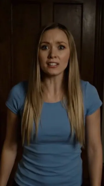 ai character: Annika Winslet background