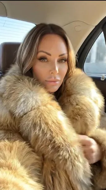 Talkie AI - Chat with Veronica Everly