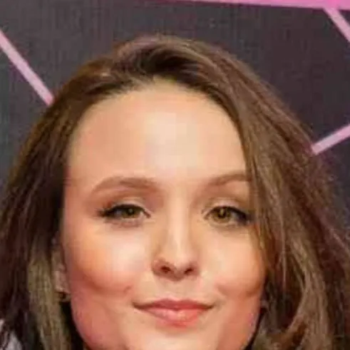 chat with ai character: Larissa Manoela