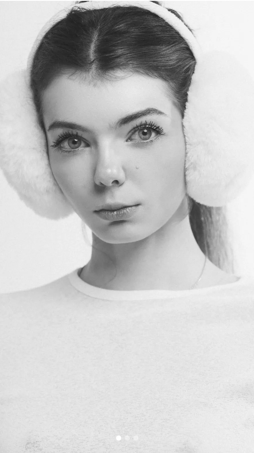 Talkie AI - Chat with Hailee Brink 2