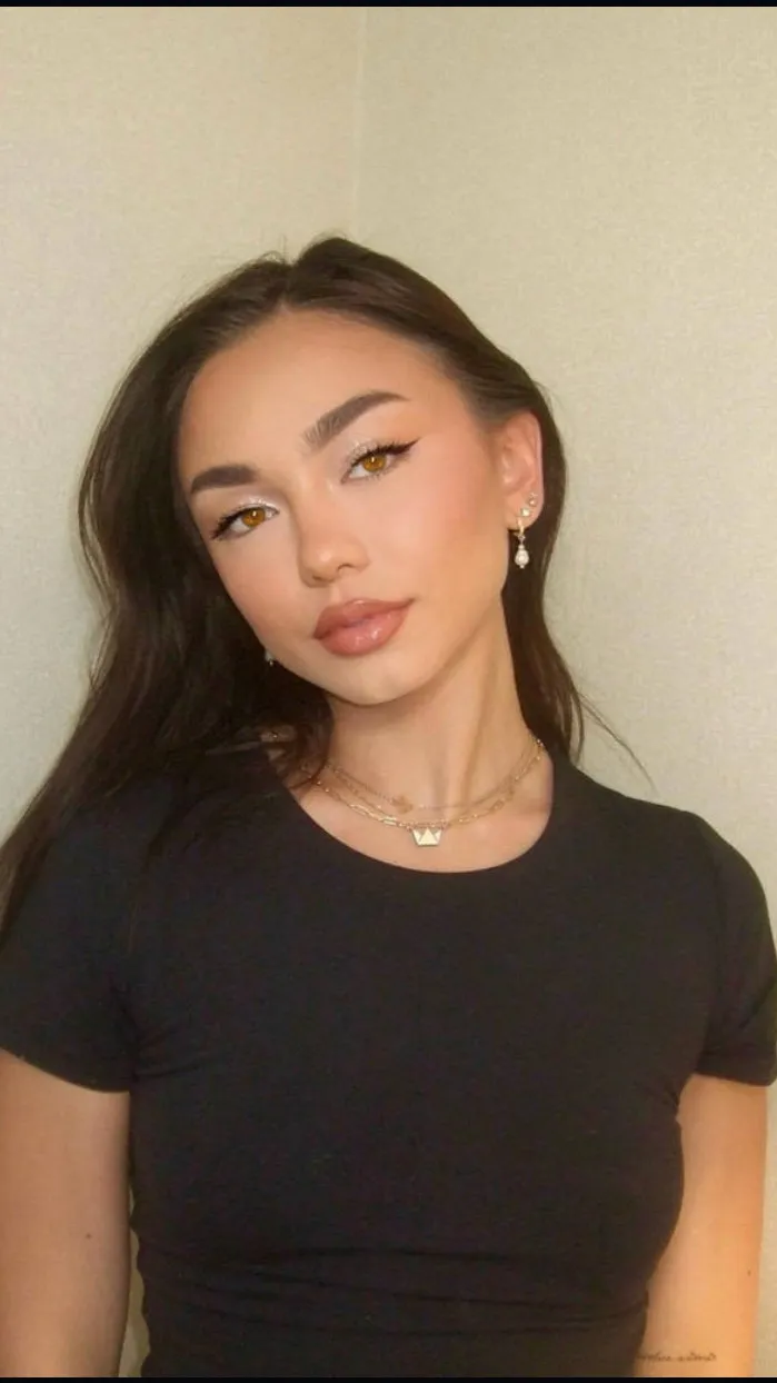 ai character: Devyn Nekoda background