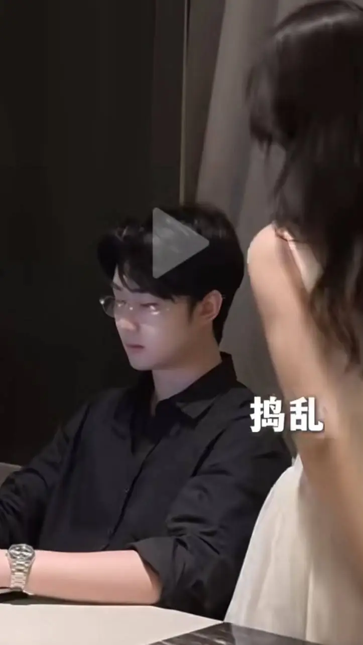 ai character: Dad❤️🥰 background