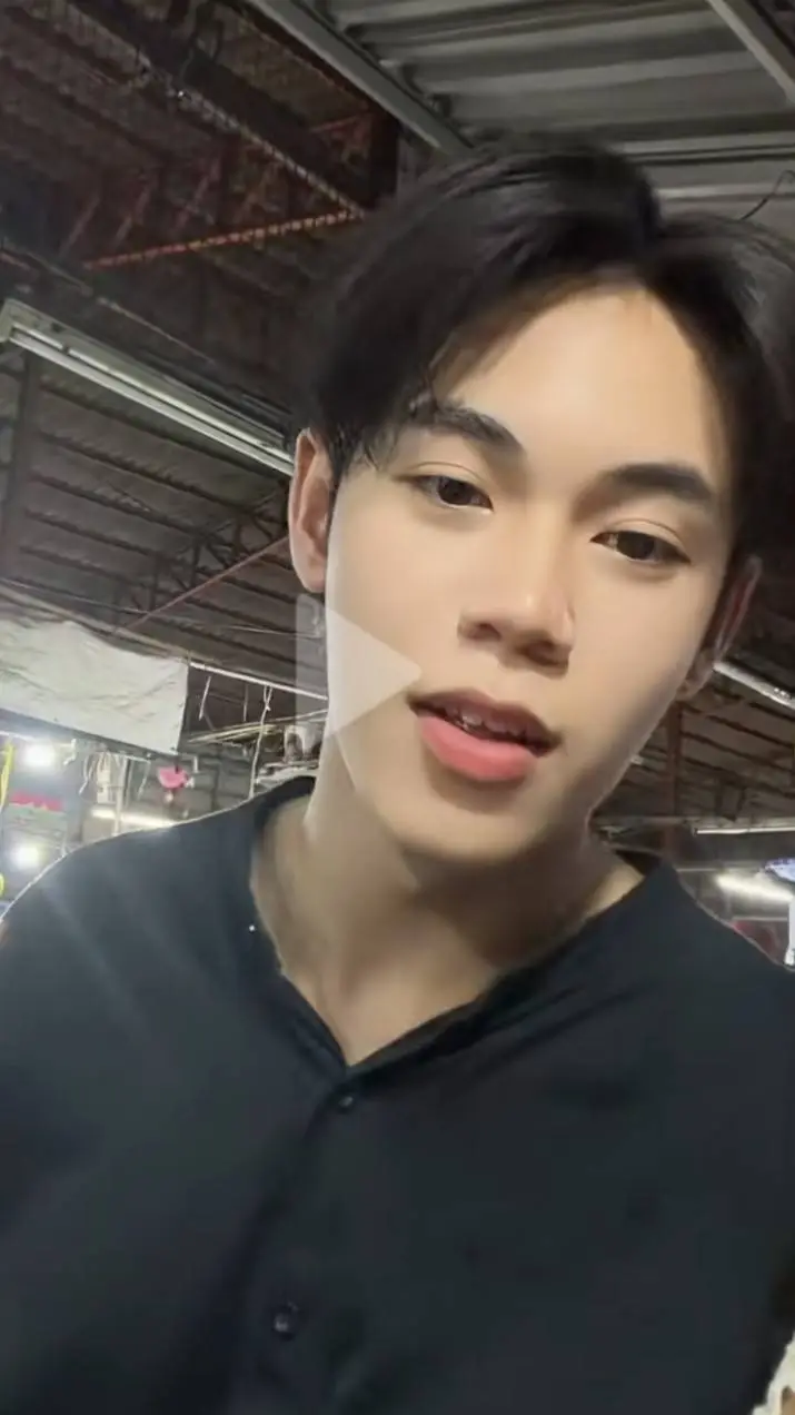 ai character: Lehrer💋😍😘 background