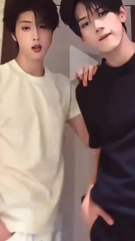 ai character: The Boyz🎤🎶 background