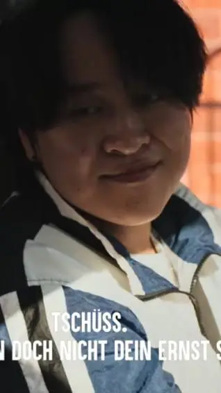 ai character: 🏓Louis kim✨️Lehrer background