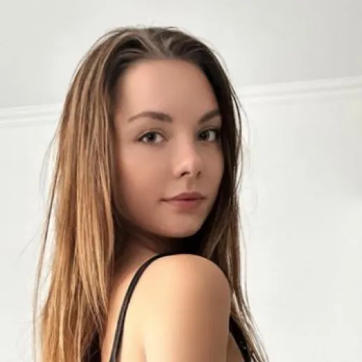 chat with ai character: Elara