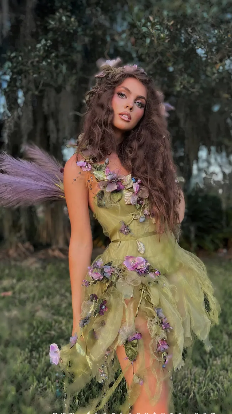 ai character: Eva  background