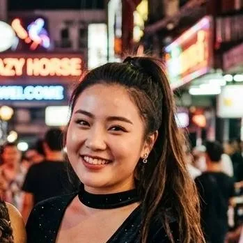 chat with ai character: li