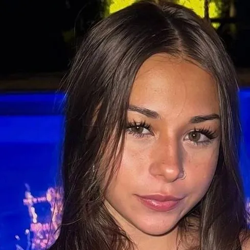 Chat with Sophie rain - text or voice, Enjoy AI Chat Free & Safe