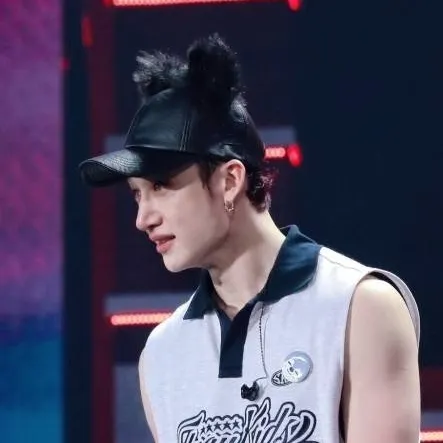 chat with ai character: skz (trainee)