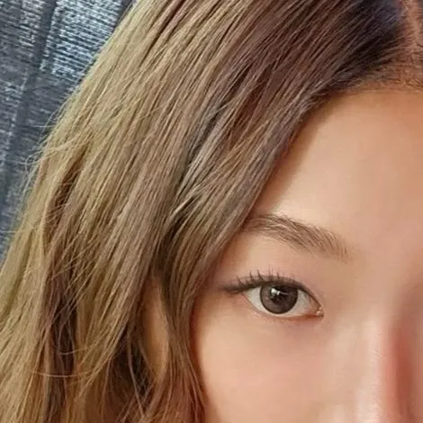chat with ai character: Yoonchae 