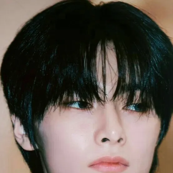 chat with ai character: I.n