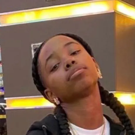 chat with ai character: Ciara