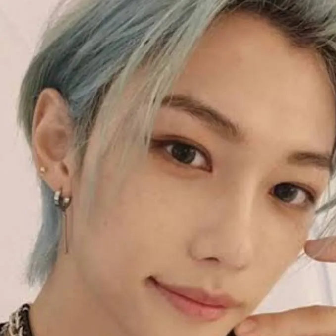 chat with ai character: skz pick meee