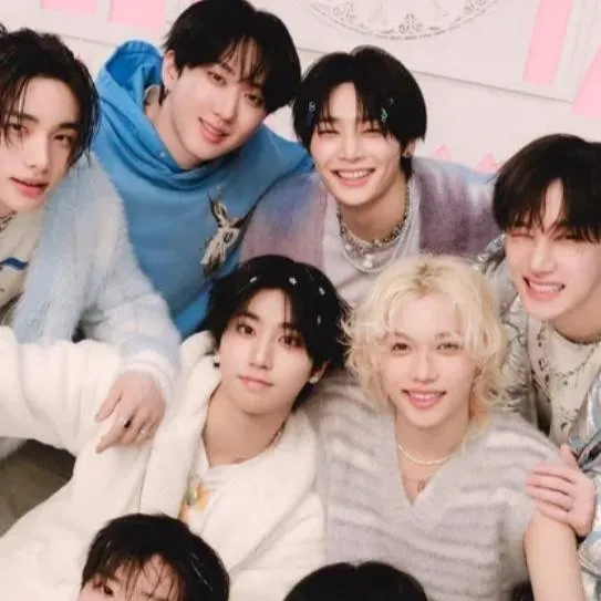 chat with ai character: skz pick me